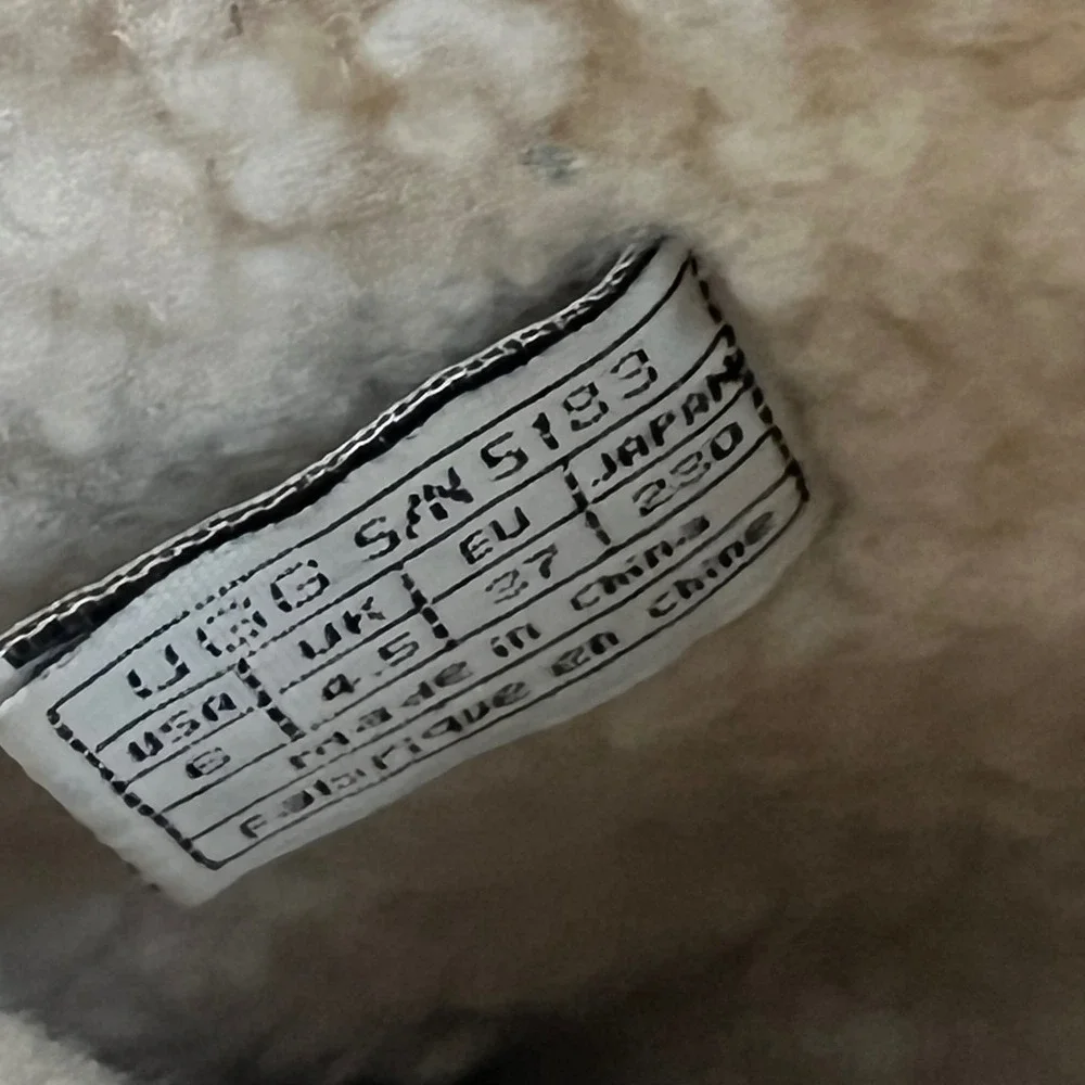 UGG kona 5193
